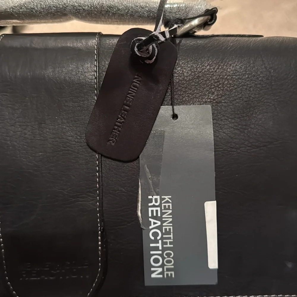 Kenneth Cole Reaction Black Leather Briefcase with Shoulder Strap